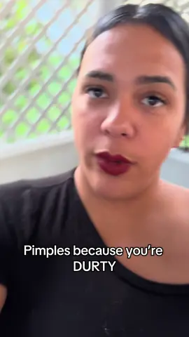 Tumeric will help clear your shoulders 🥰 it’s pronounced TOO-Mare-ik BTW #Tumeric #fyp #tiktokshopsummerturnup #tumeric #tumericsoap #tumericbenefits #tumerickojicacidsoap #soap #pimples #bodyacne 