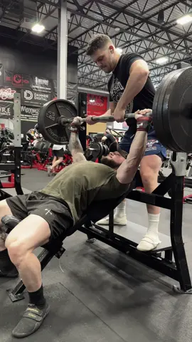 Incline #motivation #powerlifting #GymTok #benchpress 