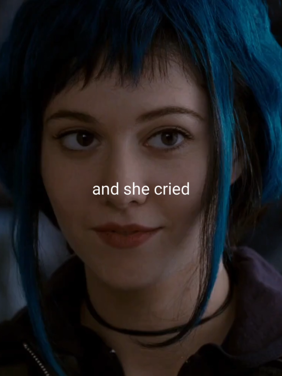 tô quase pintando meu cabelo de azul 😩  #ramonaflowers #lapizlazuli #jinx #clementinekruczynski #bladerunner2049 #coraline #pinkskiesahead #emily #aiohto #bluehair #fyp #foryoupage 