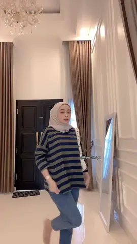 Koleksi terbaru stripe 😘#tiktoklive #livehighlights #blouse #kaoswanita #kaosstripe 