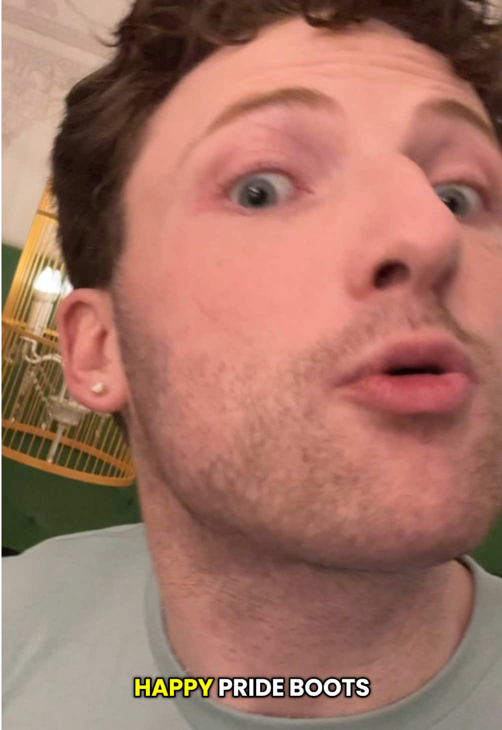 i’ve reached the pinnacle 😛💫🏳️‍🌈✨ #Pride #hotels #hotelroom #happypride #gay #gaycation #pittsburgh #pittsburghpa @Suzie 💋✨ 