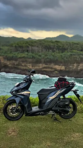 Vario with view karang bolong🤩@varblue #vario #k2venthusiast #matictransjawa #maticproper #variomodifikasi #varionistyindonesia #fyp #4u #fyppppppppppppppppppppppp 