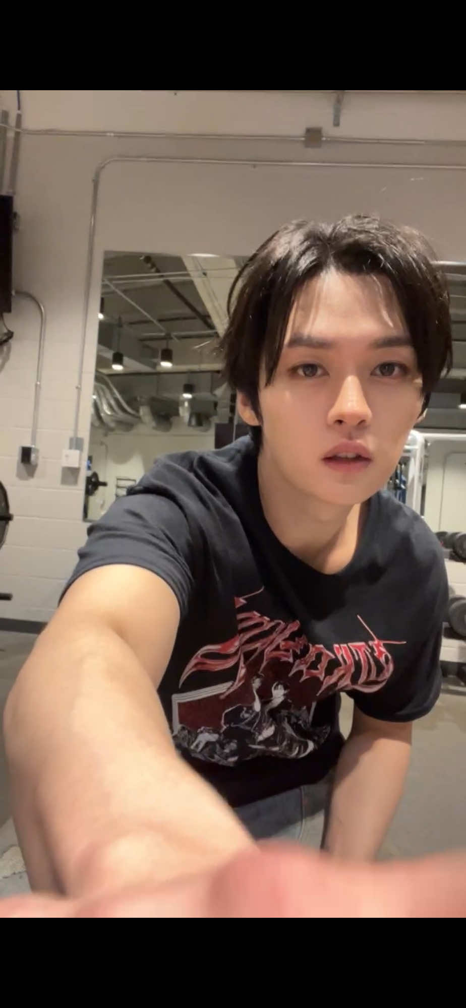 2025.6.8 @ t.leeknowsaurus IG live 🐱 #starykids #skz #스트레이키즈 #lovestay #stay #리노 #리노🐰 #リノ #리노는기여어 #leeknow #🐰 #🐱 #instalive #iglive #インスタライブ 