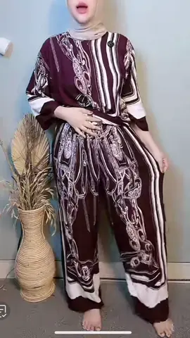 SETELAN WANITA TERBARU #murahbanget #onesetkekinian #setelanwanita #fyppppppppppppppppppppppp #fyp #CapCut #santai 