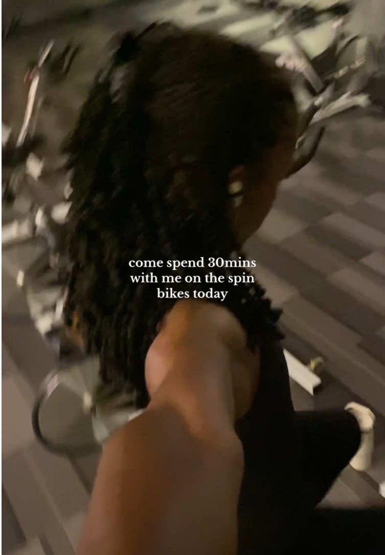 Ngl my coochie was a lil sore after that. LOL 😭 A big part of maintaining a lean physique is cardio cardio cardio. So I’ll always try to incorporate new ways to do cardio besides my usual stairmaster & treadmill combo. 