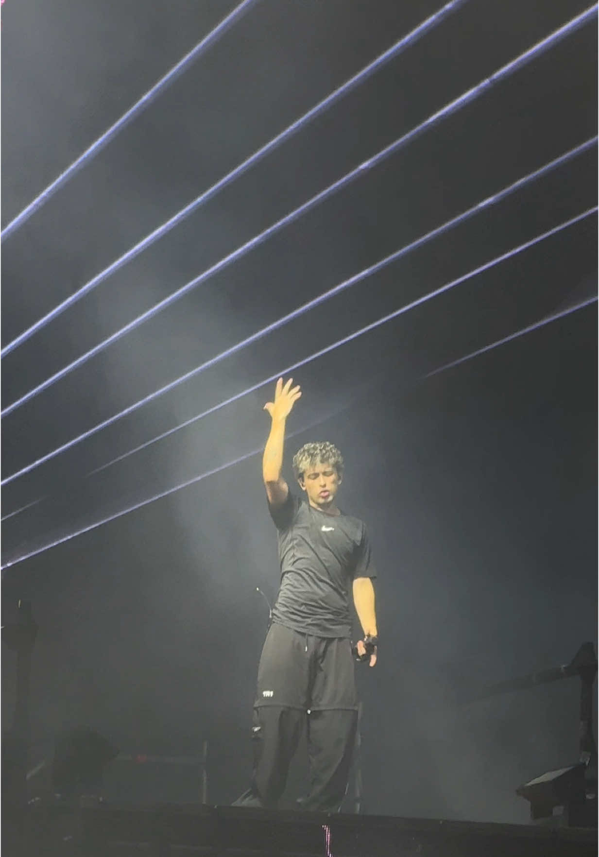 Pero que hizo Trueno en su canción junto a Nicki Nicole que hizo caer al Movistar Arena de Bogotá! Mamichula suena diferente!!!  #trueno #nickinicole #mamichula #truenolaboca #truenofreestyle 