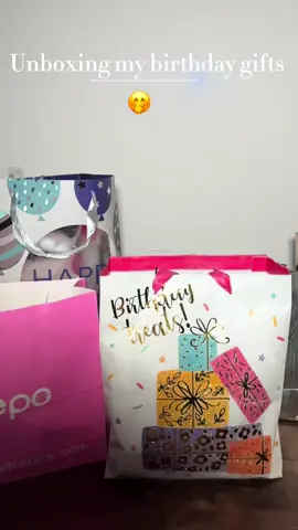 So thankful for all the thoughtful gift 🥹❤️  #fyp #explorepage #unboxingvideo #unboxing #birthdaygifts #birthdaygiftideas #viralvideo #viraltiktok 