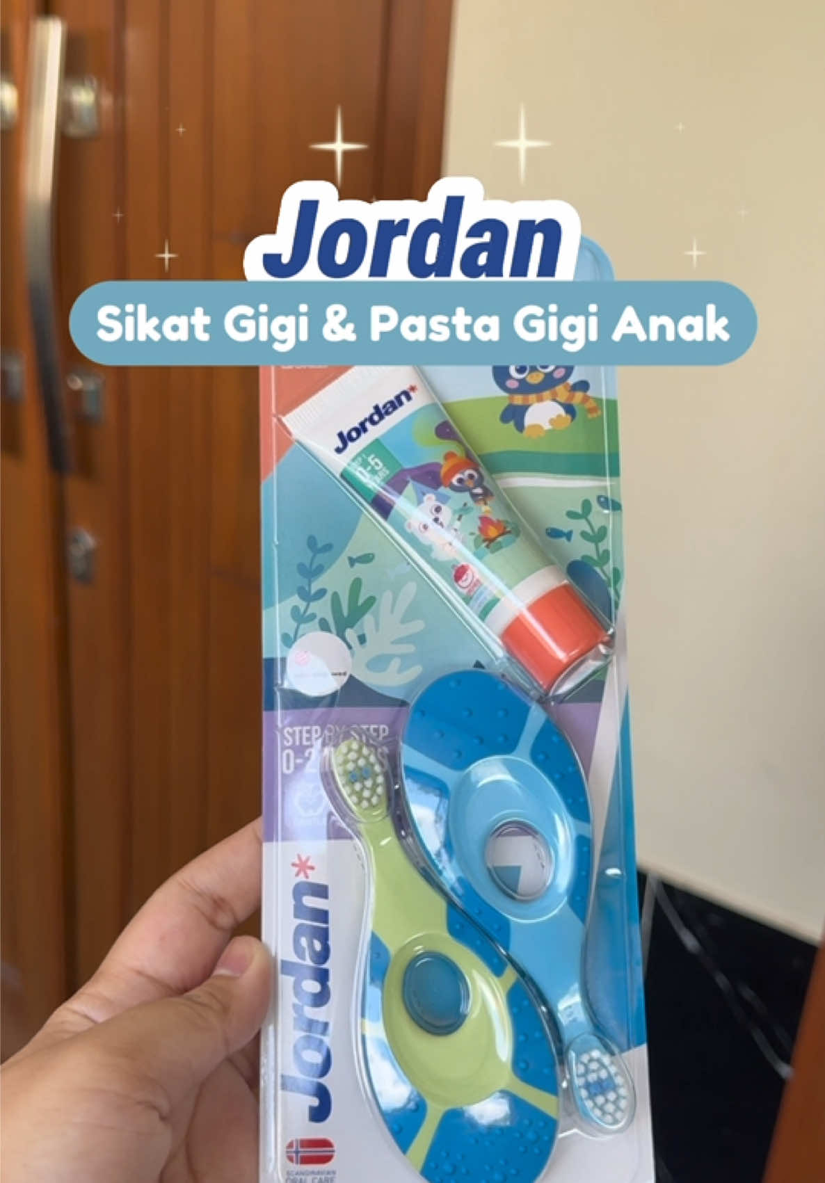 Sikat gigi dan pasta gigi Jordan ini salahsatu yang direkomendasikn oleh DSA. Jaga kesehatan gigi dan mulut bayi sejak dini ya Mom 🤍 #jordan #sikatgigianak #sikatgigijordan #pastagigianak #pastagigijordan #fluoride #pastagigifluoride 