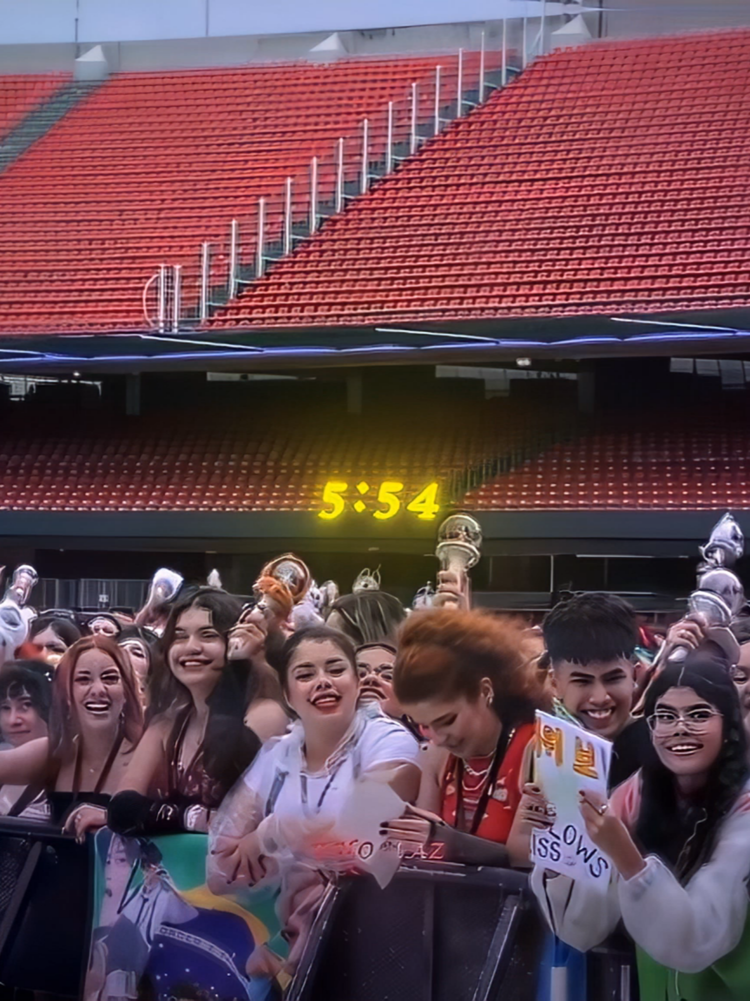 Eu faria qualquer coisa para viver nesse dia denovo. Stray kids no Brasil Ib: Trend CC: Alpha - Thomaz (dm) #straykids #Straykids #skz #kpop #aftereffectsedits #fyp #edit #aeygrpッ #aviorsprts #spicygrp🌶️