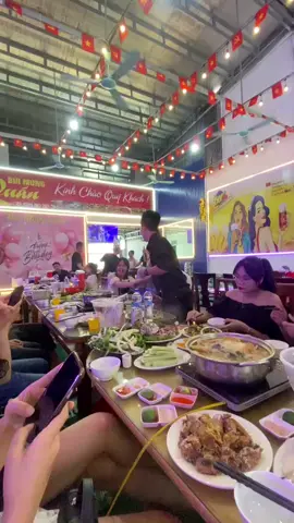 vào đi nào tớ kiếm Ny cho 🤣📢📢 THƯỞNG NÓNG 10.000.000 tại Nam sơn Hạp Lĩnh và 9.000.000 khi làm tại Quế Võ📣 📣 nhanh chân nào các bạn ơi. CÔNG TY GOERTEK VIỆT NAM THÔNG BÁO TUYỂN DỤNG  👉 VỊ TRÍ 1: NHÂN VIÊN AN NINH Số lượng: 20 ✳️ Phúc lợi  • Lương CB + TCCV: 5.900.000 (Chưa tăng ca) • Chuyên cần: 500.000 • Trợ cấp nhà ở: 200.000 • Trợ cấp đi lại: 100.000 • Trợ cấp khác: 150.000 • Trợ cấp thâm niên: 100.000 - 1.000.000 • Tham gia bảo hiểm, thưởng lễ tết, lương tháng 13. => Tổng thu nhập tháng: 12-14 triệu ✳️Yêu cầu: • Giới tính: Nam, Nữ . Tuổi: 18-35 tuổi . Trình độ: 12/12 . Chiều cao: Nam 1m70 và Nữ 1m55 trở lên . Ngoại hình ưa nhìn . Không có hình xăm, không có kim loại trong cơ thể . Ưu tiên những bạn biết tiếng Trung và có phương tiện đi lại 👉 VỊ TRÍ 2: CÔNG NHÂN SẢN XUẤT không giới hạn số lượng ✳️ Phúc lợi  • Lương CB + TCCV: 5.500.000 (Chưa tăng ca) • Chuyên cần: 500.000 • Trợ cấp nhà ở: 200.000 • Trợ cấp đi lại: 100.000 • Trợ cấp khác: 150.000 • Trợ cấp thâm niên: 100.000 - 1.000.000 • Tham gia bảo hiểm, thưởng lễ tết, lương tháng 13. => Tổng thu nhập tháng: 10-13 triệu ✳️Yêu cầu: • Giới tính: Nam Nữ trong độ tuổi lao động. ✳️Hồ sơ gồm có • Căn cước công dân (Photo): 1 bản • Xác nhận dân sự (Photo): 1 bản • Căn cước công dân (bản gốc) • Bằng tốt nghiệp THPT ( photo ): 1 bản ✳️Địa điểm làm việc: • KCN QUẾ VÕ, KCN HẠP LĨNH - BẮC NINH 👉 Là thành viên của công ty trực tiếp tuyển dụng không qua trung gian khác 👉 Không qua môi giới  ❌CAM KẾT KHÔNG THU BẤT KỲ KHOẢN PHÍ NÀO LH zalo tuấn binlo 0865836594 LH trực tiếp 0865836594