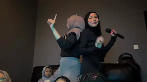 psikolog mahal ygy jd karaoke solusinyaa🤙🏻😊  #karaokewithbestie #mantap #karaoke 