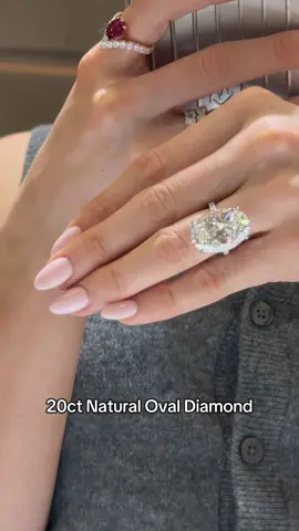Now this is what you call an engagement ring! 20ct oval cut natural diamond engagement ring. GIA certified. Reach out for information 💎 #finejewelry #finejewellery #diamonds #highjewelry #luxury #luxurylifestyle #luxuryjewelry #ring #engagementring #diamondring #diamondtok 
