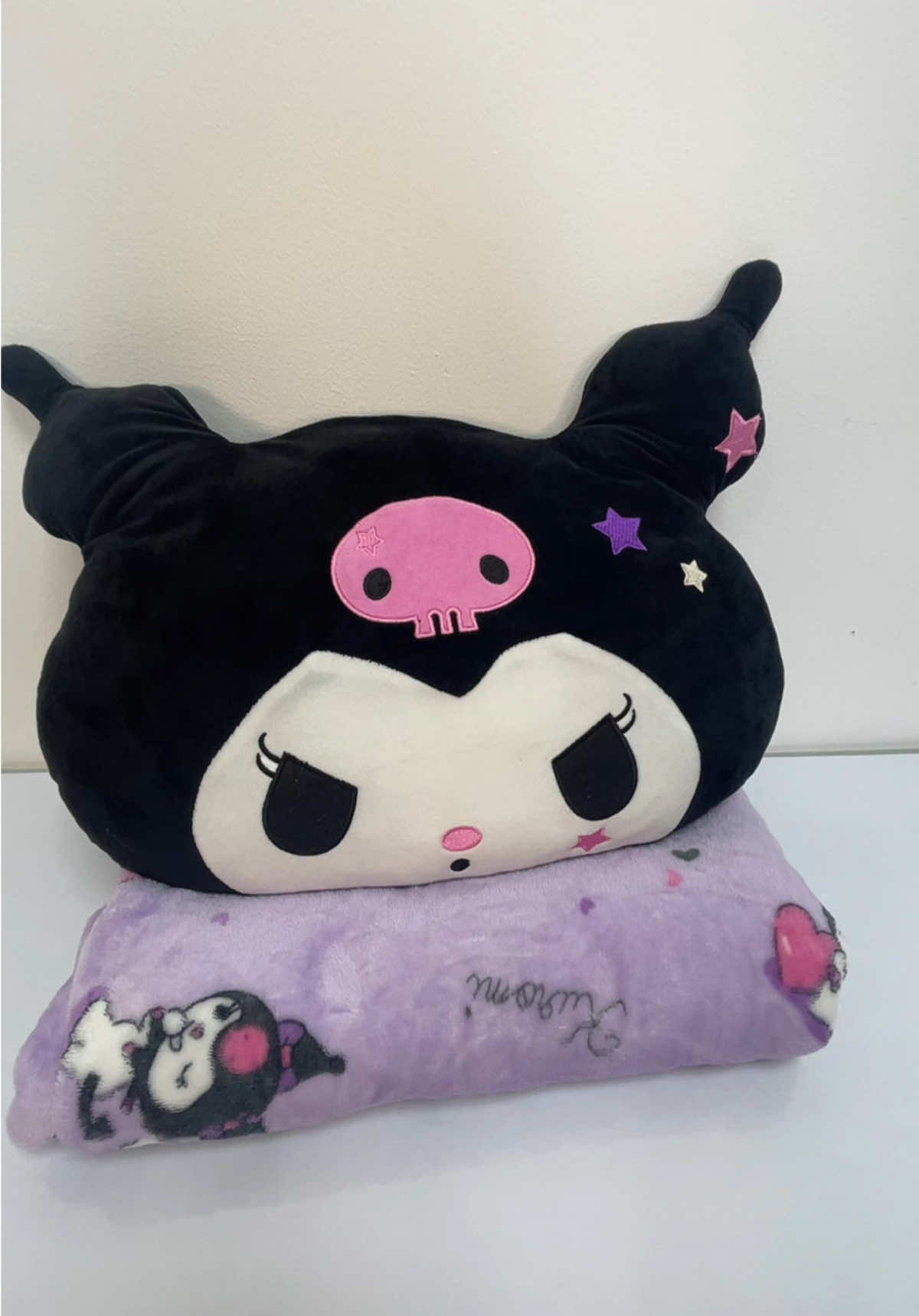 Kuromi pillow with blanket! This is so cute and very useful lalo na sa Car or going to travel. #kuromi #kuromigiftforkids 