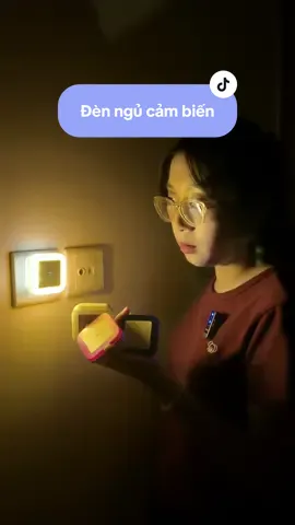 Đèn ngủ cảm biến #denngu #denngucambien #denngucamung #dotienich #nhacuadoisong #xuhuong #tiktokshop 
