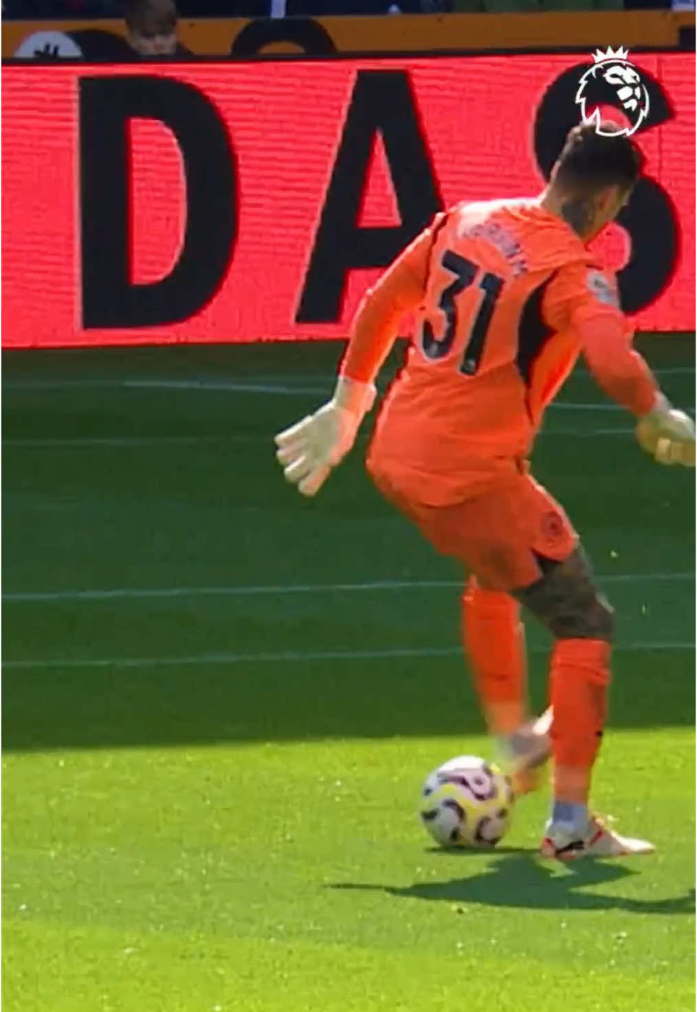 Pep Guardiola’s reaction to Ederson 😂 #PremierLeague 