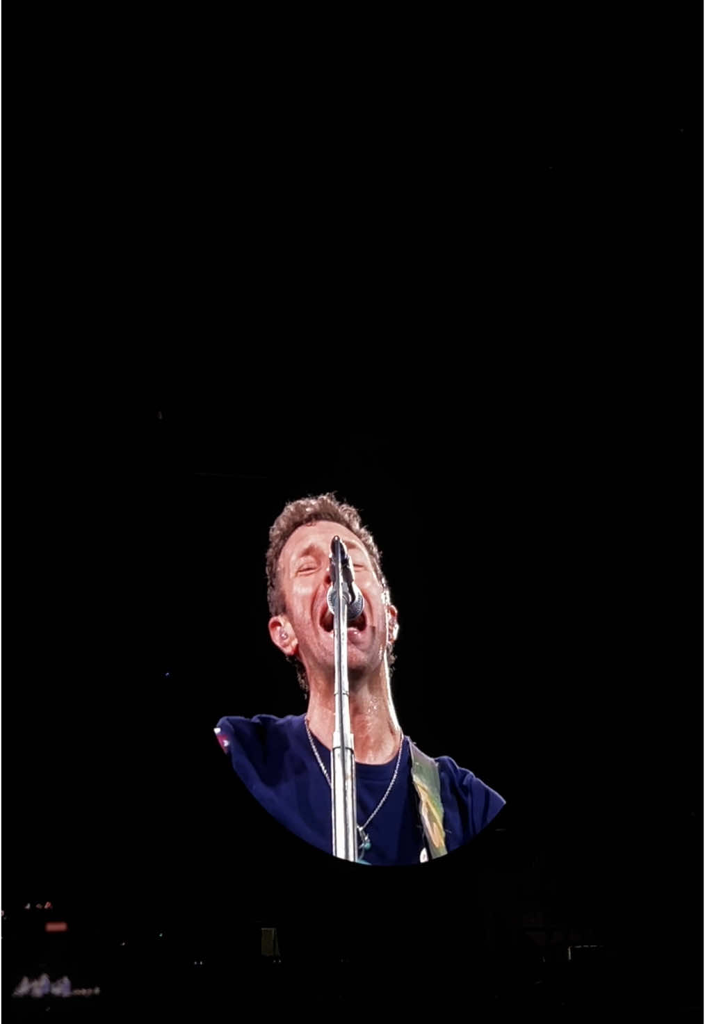 had us all in our feels tonight #coldplay #sparks #chrismartin @coldplay 