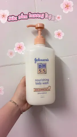 Sữa tắm johnson’s hương hạnh nhân dành cho người lớn nè mấy bà, thơm nhẹ thích mê nha ❤️#suatam #suatamjohnsonbaby #johnsonsbaby #dogiadung #dogiadungtienich #xuhuong 