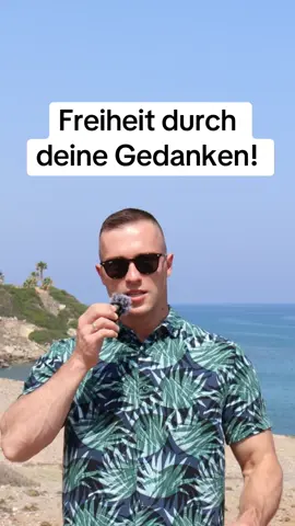 Der Schlüssel zu einem Leben in finanzieller Unabhängigkeit beginnt in deinem Kopf. Blicke nicht auf das, was du nicht hast, sondern auf die Dinge, die du haben könntest.  #mindsetmotivation #finanziellefreiheit #krypto #bitcoinmining 