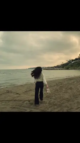 Düşük bütçeli klibim 😂#keşfet #kesfetbeniöneçıkart #fypシ゚ #kesfetbeni #kesfetteyizzzzz #kesgettengelenler #kesfetteyiz #fyp #kesfetteyiz 