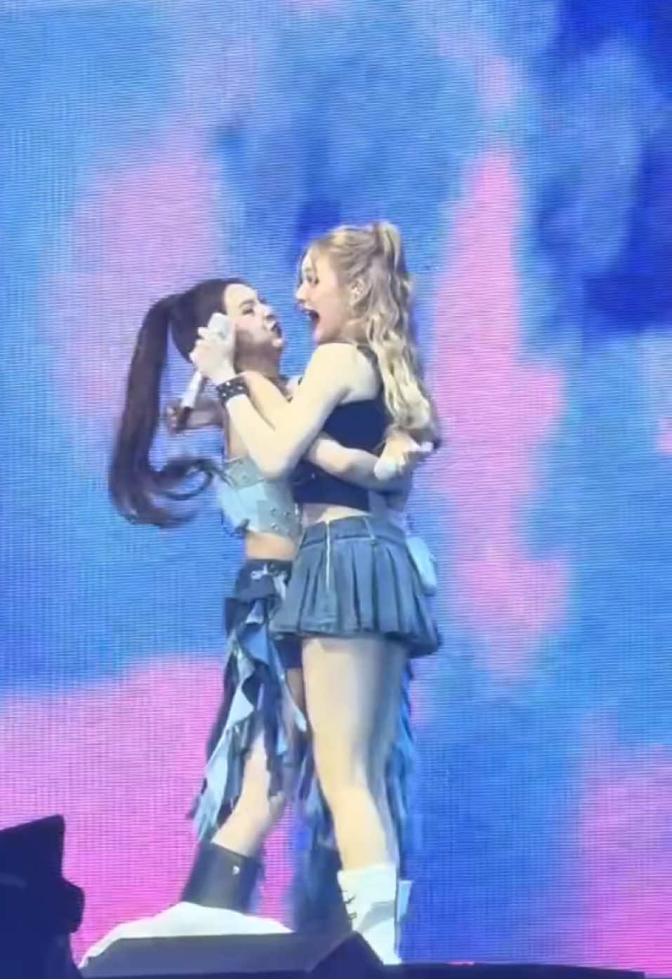 Siapa sih koreografernya 🤣 #CHIQUITA #PHARITA #BABYMONSTER #치키타 #베이비몬스터 #チキータ #chiquitababymonster #FORYOU #foryoupage #FYP 