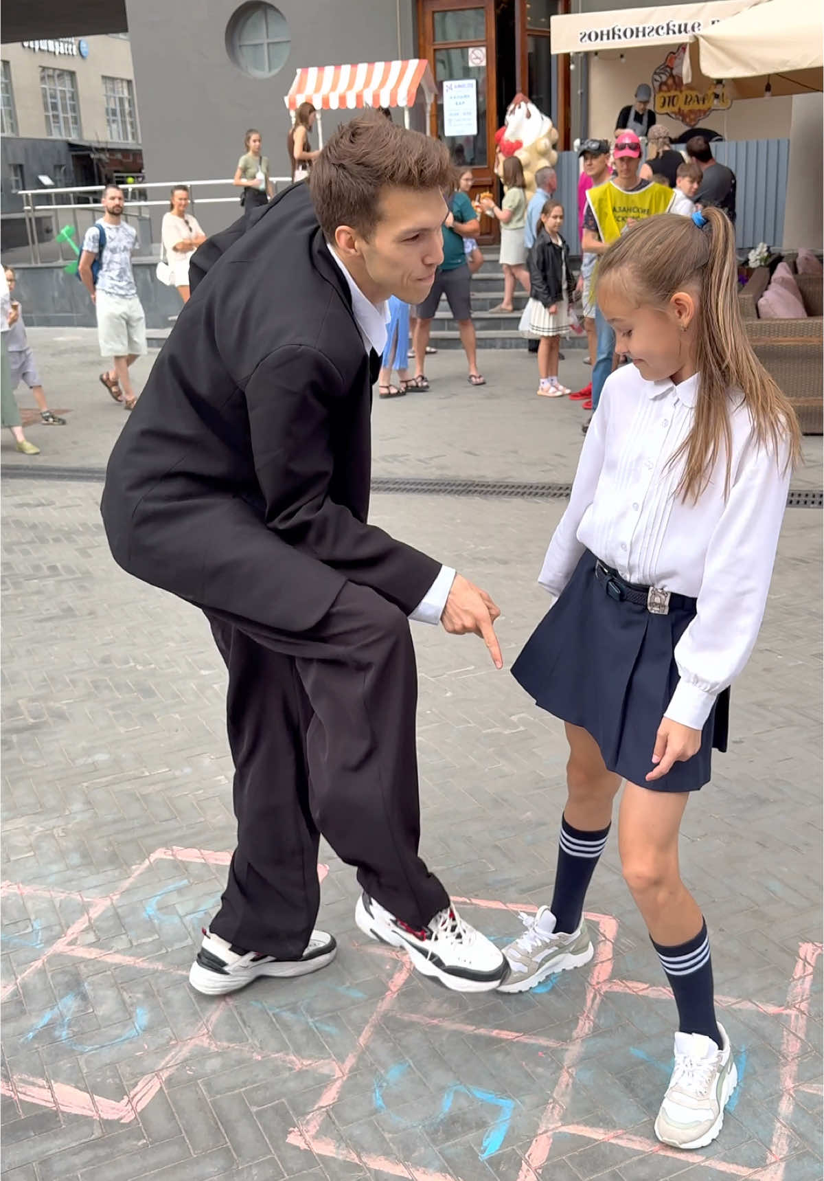 DANCE GAME 😱🔥 SHUFFLE WITH LITTLE GIRL 😍 TUZELITY ASTRONOMIA !!
