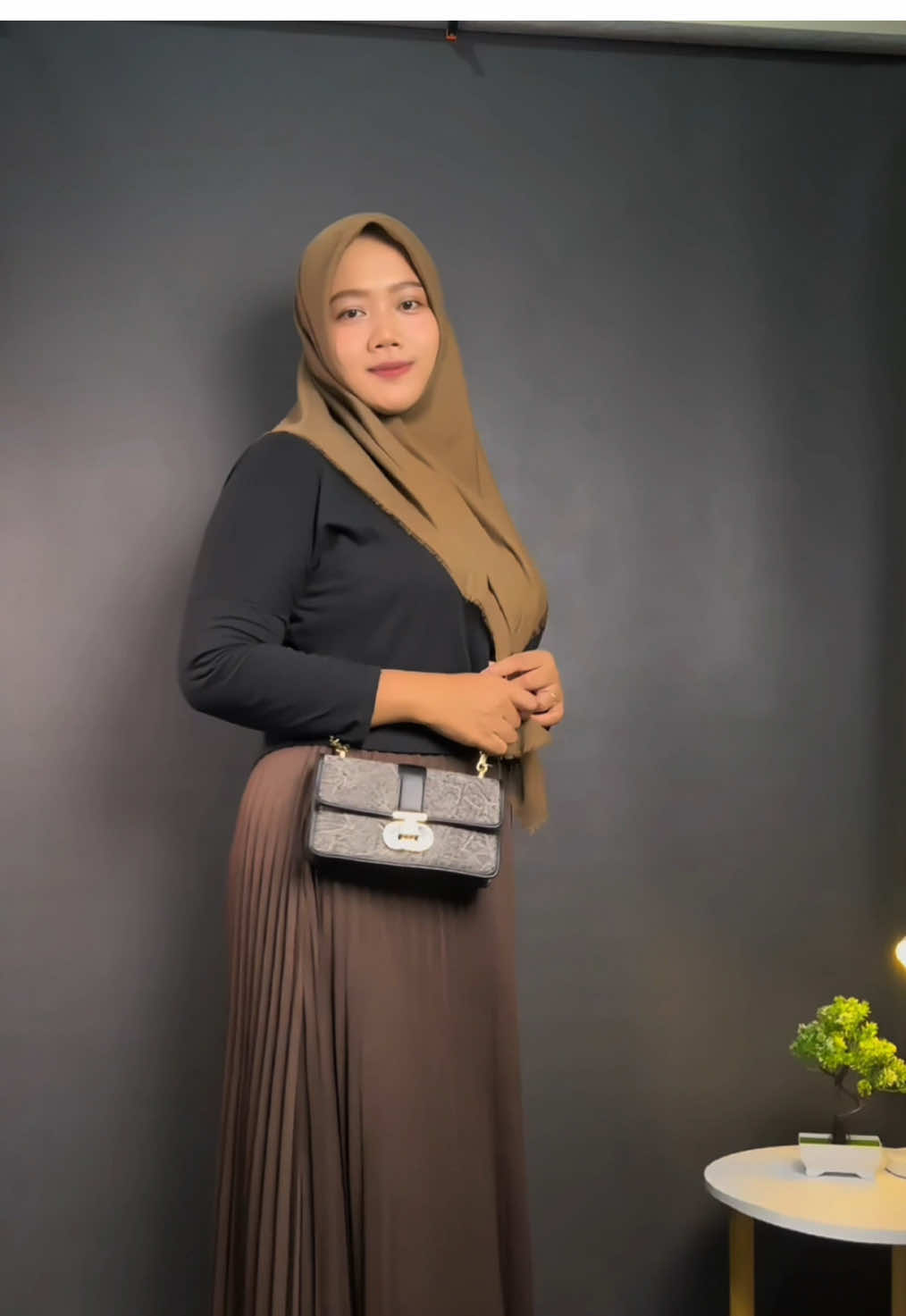 outfit jemput dan antar anak sekolah 🥳 #fyp #dailyoutfits  #OOTD #ootdhijab #rokplisket #rokplisketpremium #rokplisketmurah #rokmayung 
