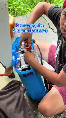 Battery for pesticide spray! #sprayerbattery #powersprayer #battery #batteryreplacement #pesticidesprayer #creatorsearchinsights 