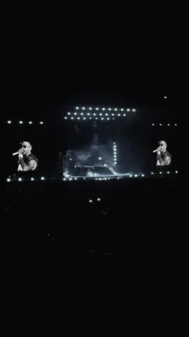 non posso dimenticarti mai piú @Sfera Ebbasta #sferaebbasta #live #napoli #perte 
