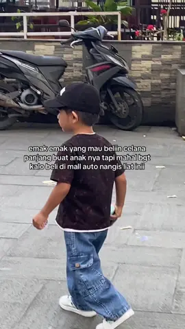 Celana secakep ini cuma 50ribuan doang moms #celana #celanacargoanak #celanapanjanganak #celanajeansanak #fypシ゚viral #cargopants 