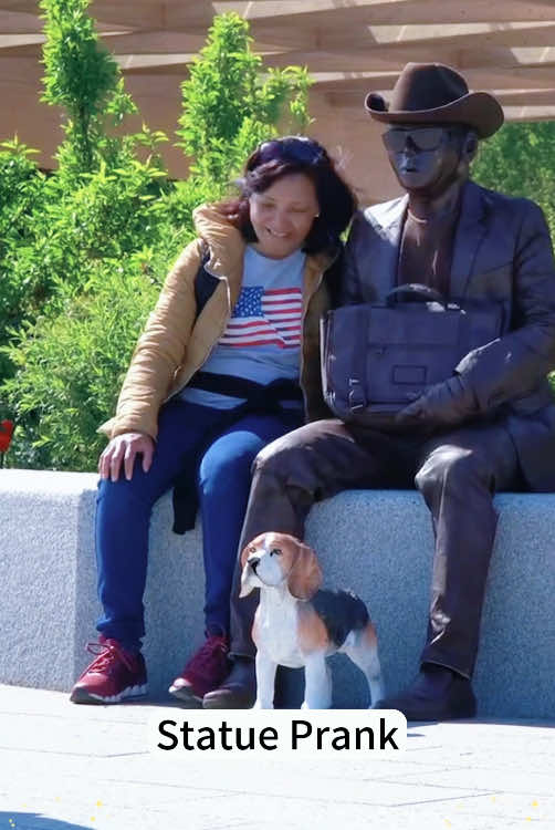 Statue prank😂😂#funny #foryou #tiktok #prank #bushman #funnyvideos #funnymoments #funnyprank #fyp #hhh 