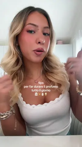 #foryouuu #beautytips products used: @Dove Beauty & Personal Care @LOCCITANE @RVBLAB @Kayali @Victoria’s Secret Italy @eos Products @giardiniditoscana 