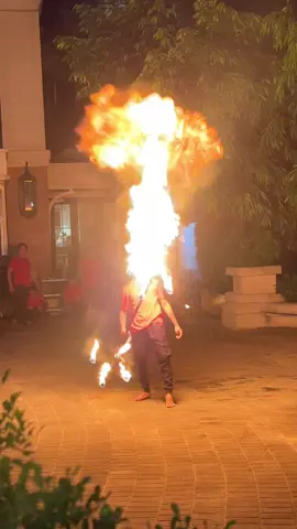 Fire Dancers’ Showdown in Boracay! 🤯😱  3minutes of the best Fire Dancers we’ve seen so far! Taken 06/01/2025  #letsgfoodies #boracay2025 #poispinning #firedancing #boracayfiredancers 