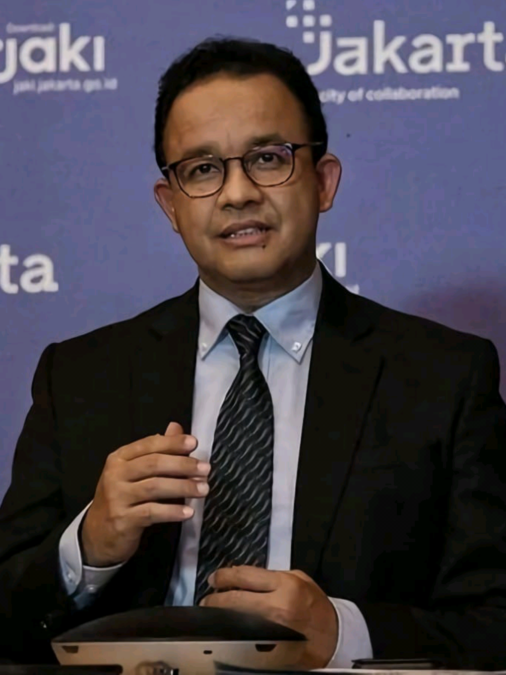 Apa yang dulu diucapkan pak Anies kini mulai terbukti dan menjadi kenyataan. Bahwa tiadanya keadilan ditanah Papua. sampai sekarang, hingga kini Raja Ampat dimanfaatkan demi keuntungan para oligarki. #saverajaampat  @Anies Rasyid Baswedan #aniesbaswedan #foryoupage #fyp 