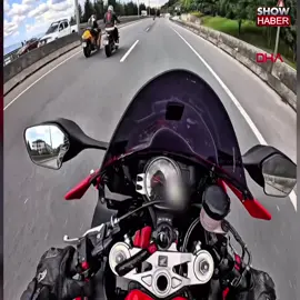 3 motosiklet ve otomobilin karıştığı kaza kask kamerasında