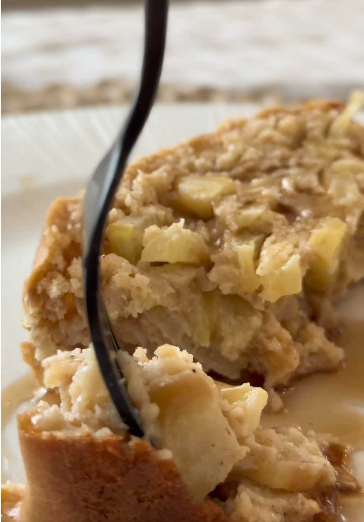 healthy apple cinnamon bread🍎🍂 Ingredients: * ﻿﻿1 cup plain Greek yogurt (unsweetened, full-fat or 2%) * ﻿﻿2 eggs * ﻿﻿1/3 cup sugar free syrup (sub honey or maple syrup) * ﻿﻿1 tsp vanilla extract * ﻿﻿2 medium apples, peeled and grated (or finely chopped) * ﻿﻿1 cup all-purpose  * ﻿﻿1 tsp baking soda * ﻿﻿1 tsp cinnamon * ﻿﻿¼ tsp nutmeg * ﻿﻿¼ tsp salt * ﻿﻿2 tbsp olive oil or melted coconut oil Optional Add-ins: * ﻿﻿¼ cup chopped walnuts or pecans * ﻿﻿2 tbsp ground flaxseed or chia seeds * ﻿﻿A handful of raisins or dried cranberries bake at 350 for 45 minutes👩🏼‍🍳 MACROS Whole Loaf🥖 • Calories: 1,185 • Protein: 45g • Carbohydrates: 159g • Fat: 43g Per Slice (10 slices):🍞 • Calories: 118.5 • Protein: 4.5g • Carbohydrates: 15.9g • Fat: 4.3g.  #fypシ #fyp #baking #healthyrecipes #sugarfreedessert #sugarfree #preworkoutsnack #food #Recipe 