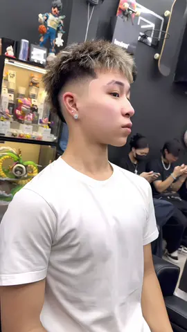 crop bung x gáy nhọn @Tom #zawntusfreshcut #viral #xuhuong #hair #texture #crop #fyp 