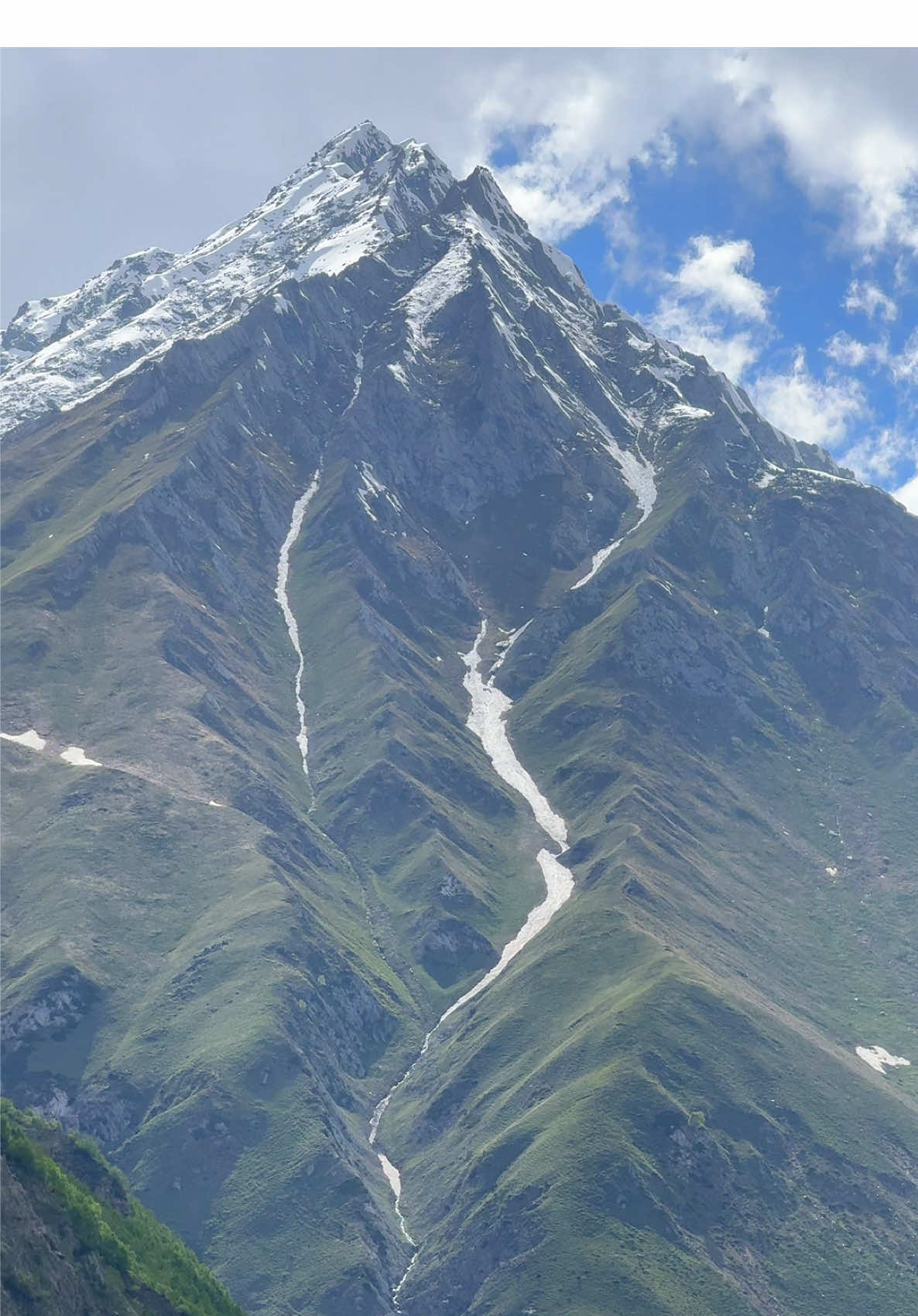 This is Gilgit Baltistan 🇵🇰♥️ Special Discount on Eid Packages 🤩 Book your Slots Now 📥👉03489930504 We Organise By Road & By Air Trips I| group tours Il private tours Il Honeymoon tours Il Customised tours Il By air and By Road tours Il A: List of every week public tours to different destinations from Lahore- Faisalabad & Islamabad Our Tour Packages: 08 Days Grand Hunza + Skardu Tour 07 Days Skardu, Deosai & Basho valley 06 Days Skardu & Basho valley 05 Days Hunza-China boarder & Nalter 05 Days Fairy Meadows & Nangaparbat 03 Days Swat-Kalam & Malamjabba 03 Days Arangkel Neelum valley Kashmir 03 Days Kumrat valley Tour 03 Days Naran Kaghan  B: By air trips - 5 Days By air trip to Skardu valley - 5 Days By air trip to Hunza valley - 8 Days Hunza valley plus skardu valley For Further Details Dm us, WhatsApp +923489930504 #unfreezemyacount #travelwithshahbaz_yousaf #dildilpakistan 
