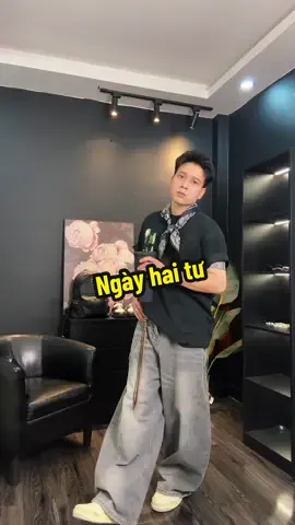 Ống loe hay ống rộg hợp hơn nhỉ??? Mọi người góp ý giúp mình với #manhhungtuoi35 #30ngaythaydoi #outfit #xh #vairal 