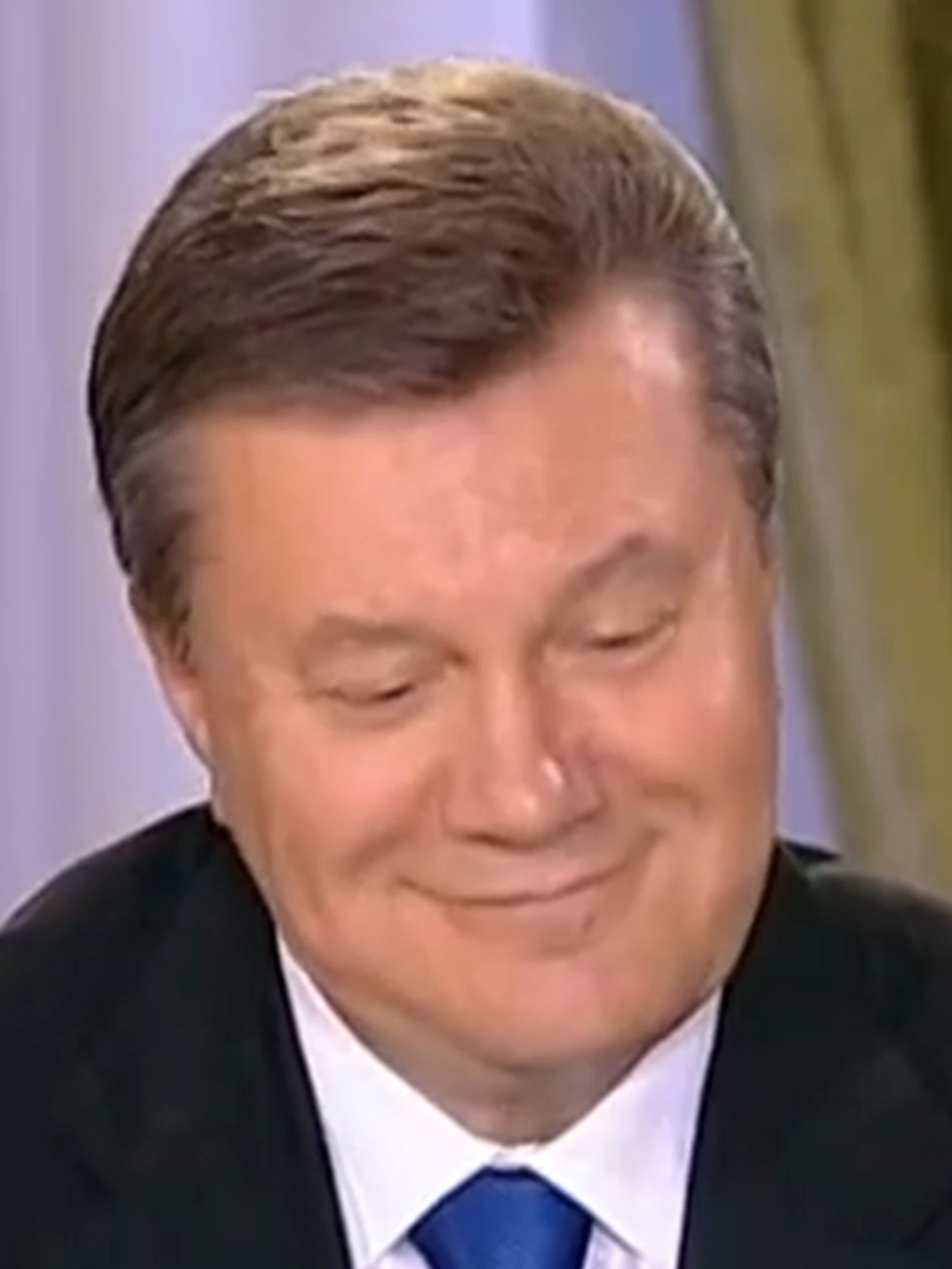 янукович - де ти береш гроші - в тумбачке - анекдот #мем #україна