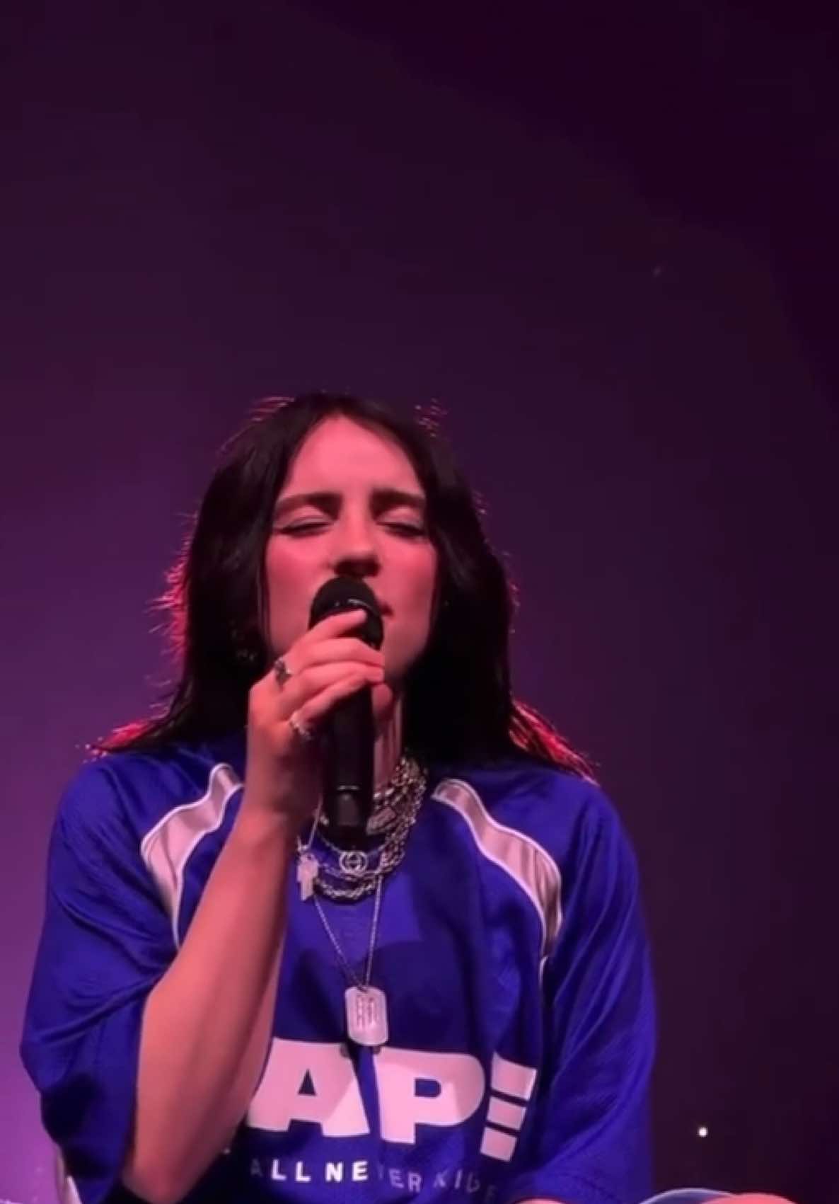 She doesn’t just make music. She makes feelings  #billieeilish #BillieVibes #EilishEra #HappierThanEver #BillieFans #BillieArmy #EilishEdits #BillieAesthetic #OceanEyes #BillieStyle #OversizedFashion #AlternativeStyle #BillieLyrics #fyp #viralvideos #trendin 
