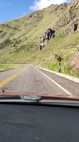 Humanos a Marte - Chayanne Te quiero como no quise antes Te quiero porque eres natural Porque no hay que tocarte con guantes Ni hablarte sin primero pensar #paisajeshermososconmúsica #paisajesnaturalesconmúsica #música #paisajeaesthetic #tavi_sptia #carretera #letrasdecanciones #lyrics #chayannehumanosamarte #tendencia 