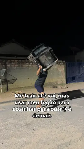 Muito abuso no meu fogão novinho😅😅😅 . . #metrair #humor #casal #traição 