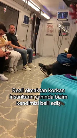 Oyleli yani😜😝#keşfet #metro #fyppageforyou💓💓 #anksiyete 