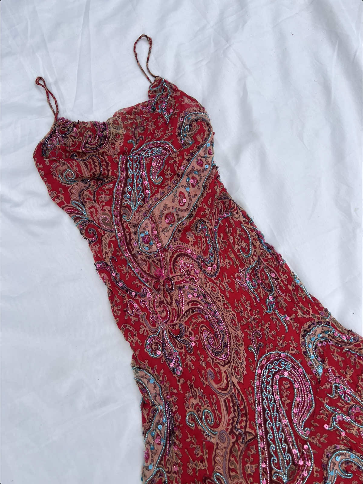 this is your sign to wear that ✨dress✨ follow us on ig @curatedbyrad & get 10% discount for your next/first purchase! Early dibs are on, channel your inner it-girl. Y2K dreams don't wait. 🪩 #fyp #xyz #y2k #y2kfashion #y2kstyle #dress #vintage #vintagedress #vintagefashion #vintageclothes #y2kaesthetic #sequins #beaded #sequineddress 