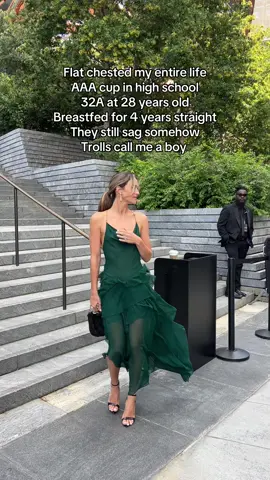 Where my itty bitty girls at? I’ve seen so many videos about implants! I was obsessed with having a big chest until I became a mother and realized how beautiful my body is. I wouldn’t change anything 💓✨ 