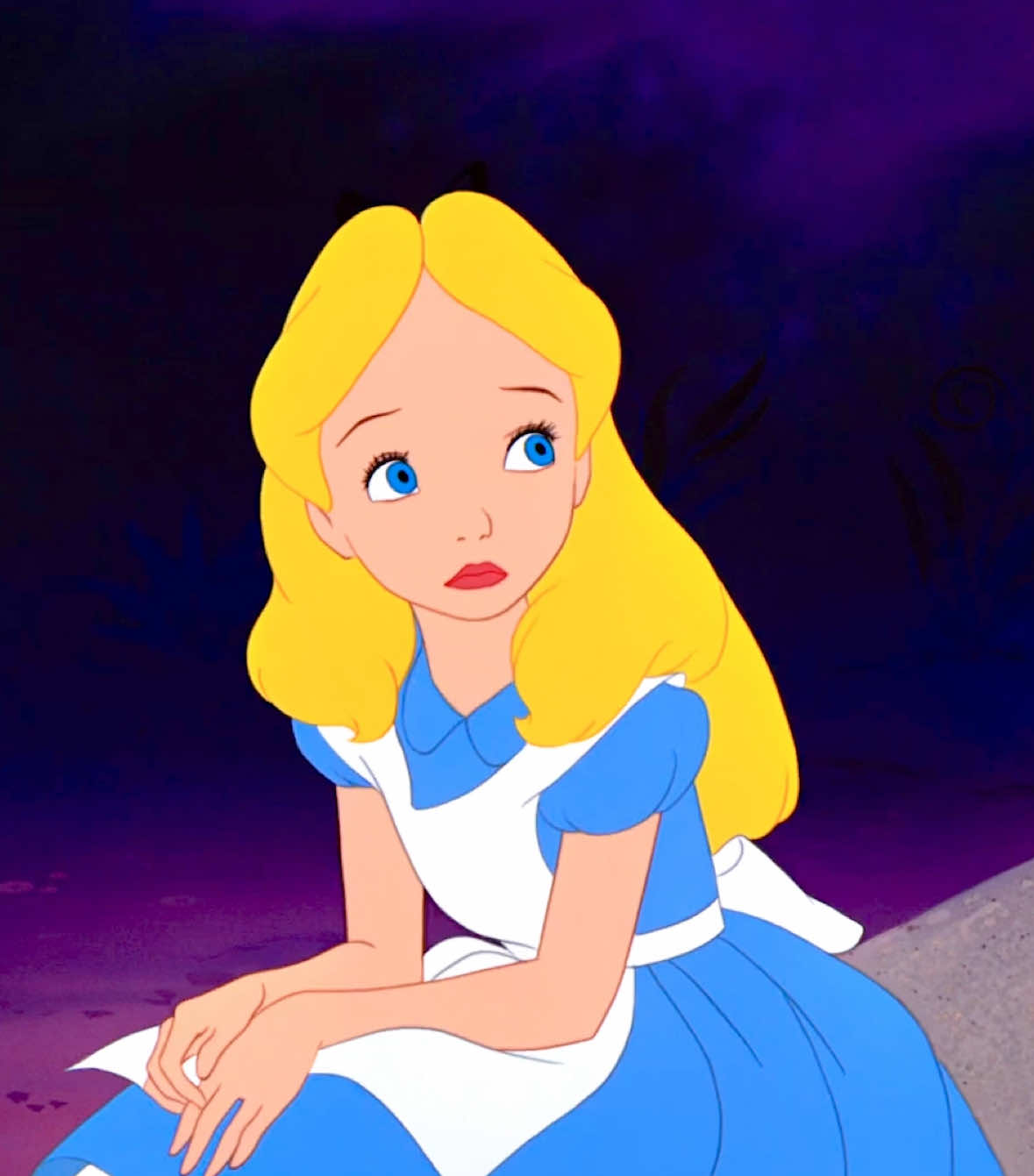 My life in a nutshell #aliceinwonderland 