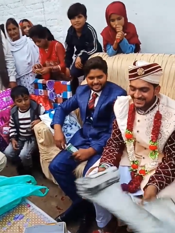 شادی گفت کھولنا 🫣😁😜ویڈیو کو اخر تک لازمی دیکھیں#happy #wadding #fyp #foruyou #foryourpage #plzviral🥺🥺🙏🙏foryoupage #plztiktokdontunderreviewmyvideo 