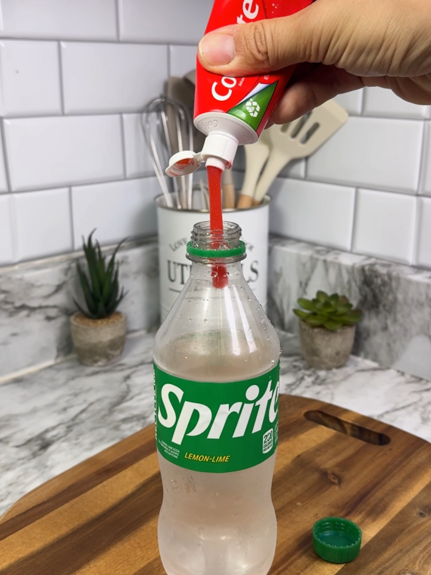 I mixed toothpaste with Sprite… Now i don’t buy this anymore! #homehacks #lifehacks #cleaning