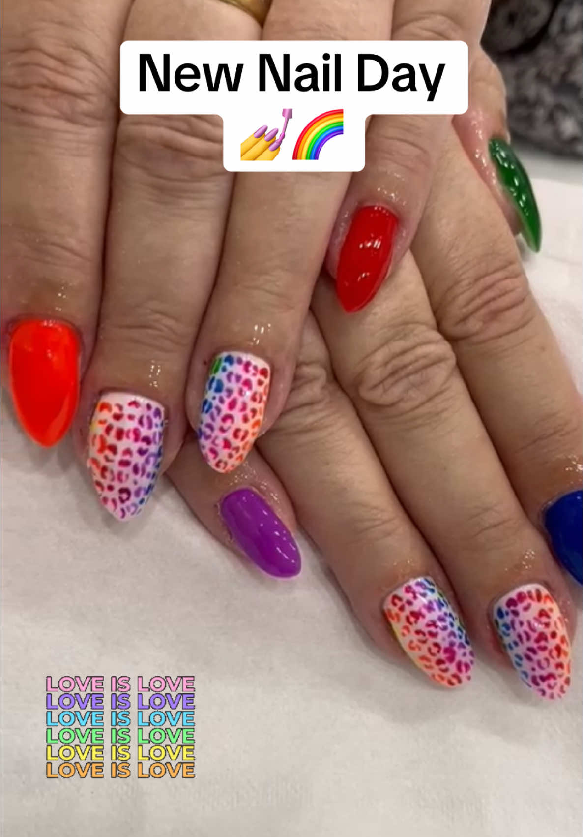 It’s new nail day. I decided to go with the pride theme. So leopard print and Rainbows. And bonus they match my Meoky cup 😍😍🌈 #newnails #nailtechnician #pridemonth #pridenails 