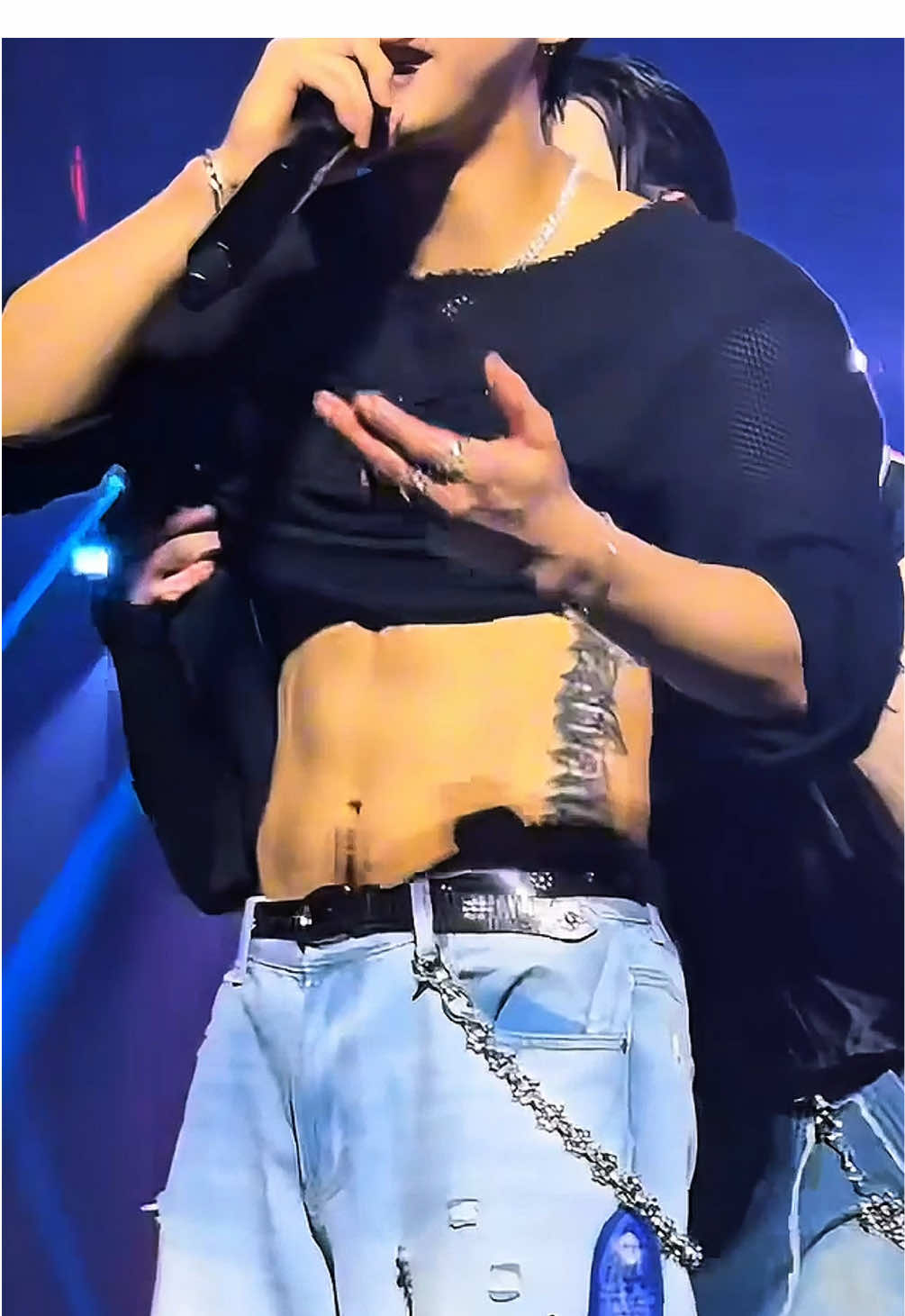 THANKS CHRIS 🫦❤️‍🔥 HAN JISUNG ABS FINALLYYYYY 🗣️  cr: .liver.24  #straykids #skz #hanjisung #fyp #kpop #straykidsstay #skzhan #skzhanjisung #straykidshan #bangchan #kpopedit #straykidsedit #straykidsworlddomination #straykidseverywhereallaroundtheworld #dominate #dominatetourstraykids 